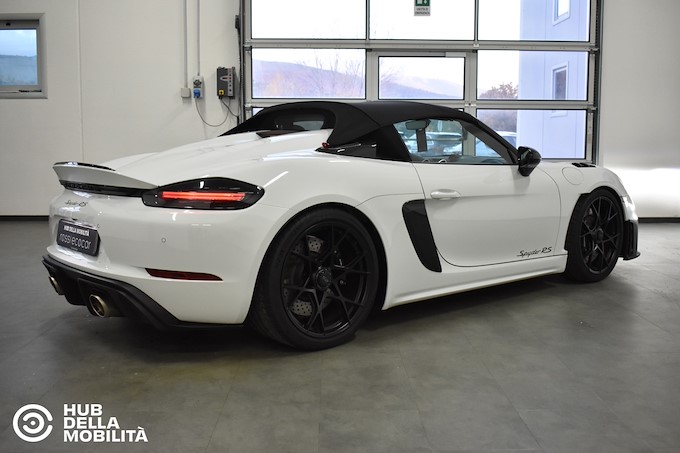 PORSCHE 718 Spyder RS